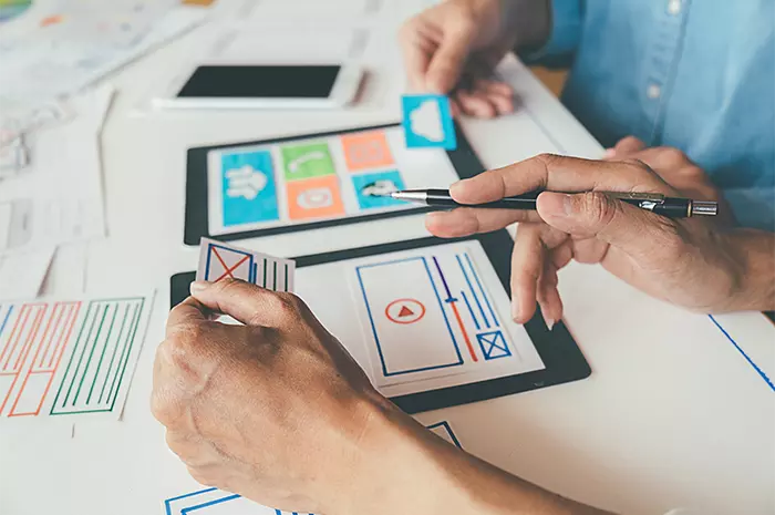 Which Should You Choose: Native vs Cross-Platform Mobile Application Development?